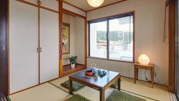 Appartement (Private Vacation, 3F) | Bureau, Wi-Fi gratuit, draps fournis