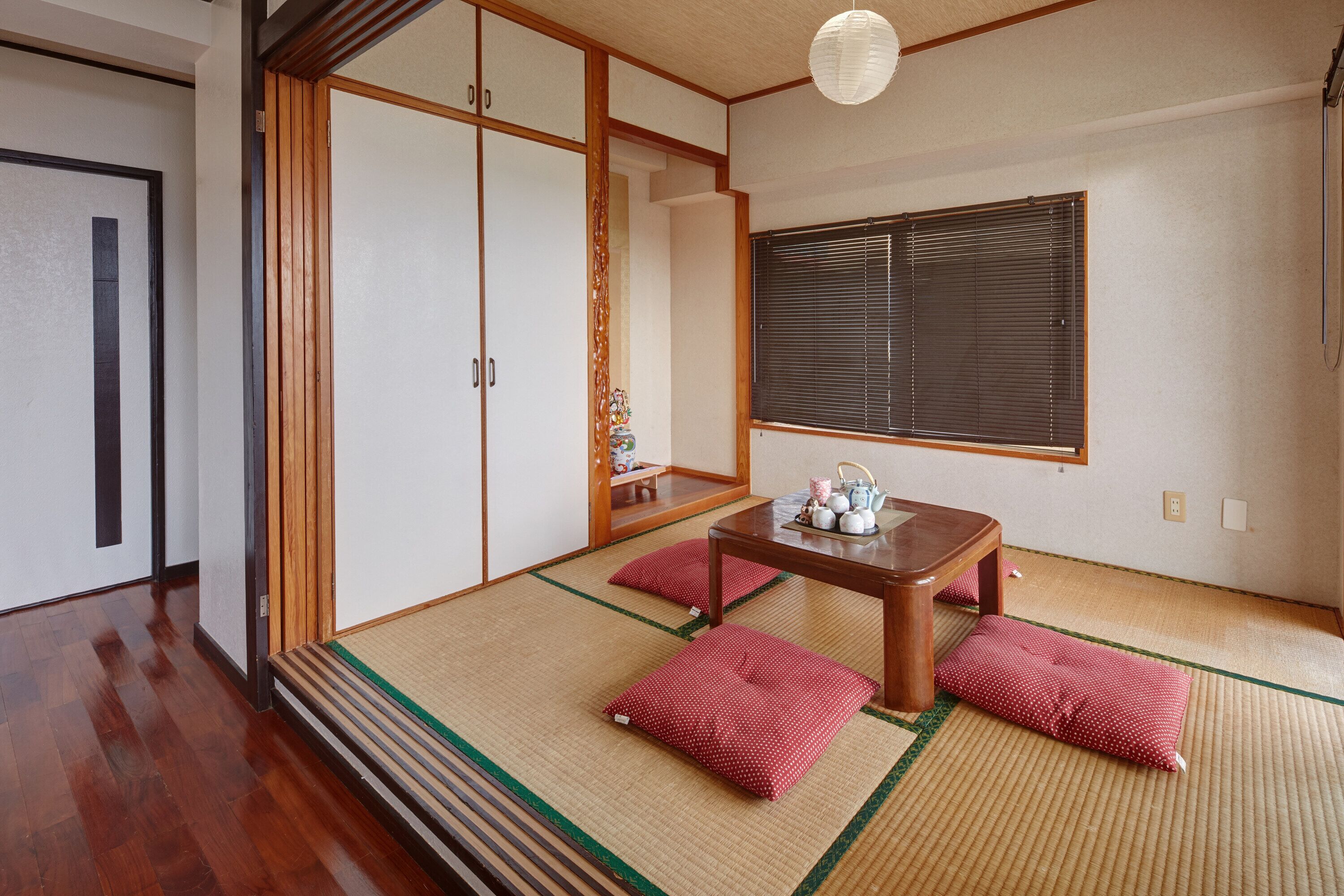 Private Vacation Room 2F | Living room | Flat-screen TV