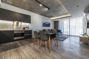 Apartment | Living area | Flat-screen TV