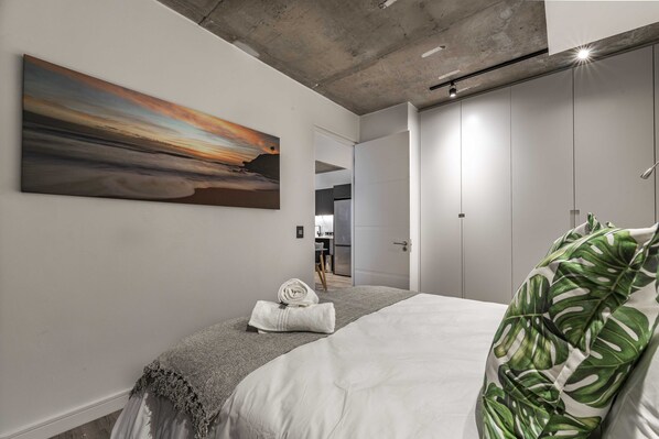 1 bedroom, free WiFi, bed sheets - 304 The Signature De Waterkant (Cape Town)