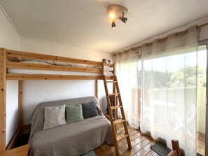 Interior - Cozy studio for 2 with pets allowed and private parking near the ocean (Vieux-Boucau-les-Bains)