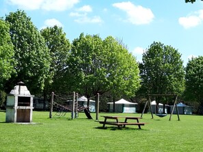 室外兒童遊樂區