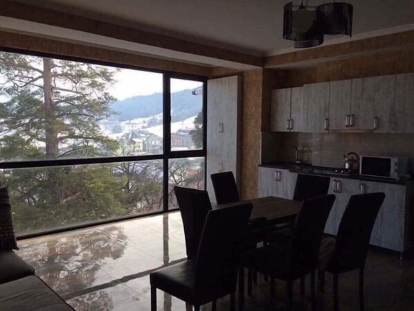 Décoration personnalisée, bureau, lits bébé (gratuits)