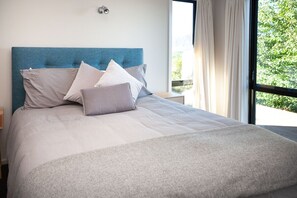 4 chambres, fer et planche à repasser, Wi-Fi, draps fournis