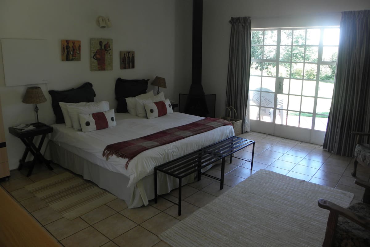 In-room safe, free WiFi, bed sheets