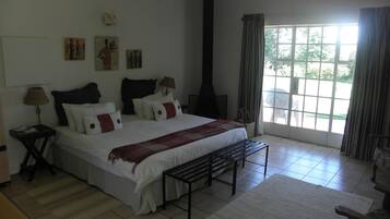 In-room safe, free WiFi, bed sheets