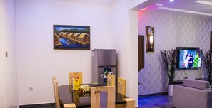 Luxury Apartment | In-room dining
