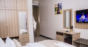 奢华公寓 | 4 多间卧室、办公桌、遮光窗帘、熨斗/熨衣板