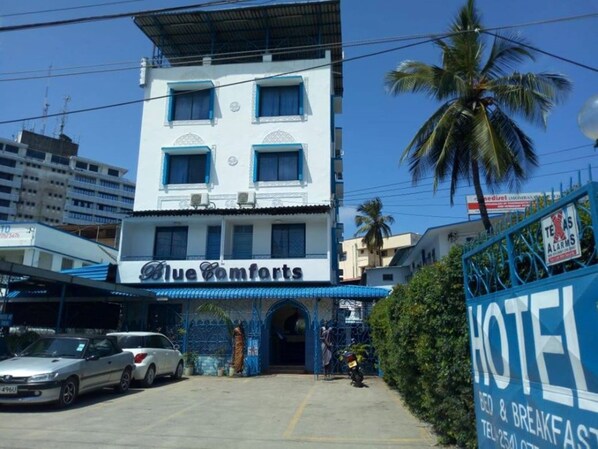 Front of property - Blue Comfort Hotel (Mombasa)