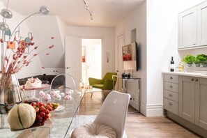 Living area - Moments (London)