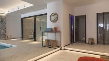 Outdoor treatment area, sauna, hot tub, steam room, Turkish bath/hammam