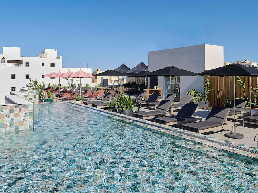 Een seizoensgebonden buitenzwembad