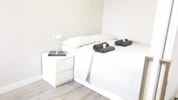Elite Apartment | 1 bedroom, iron/ironing board, free WiFi