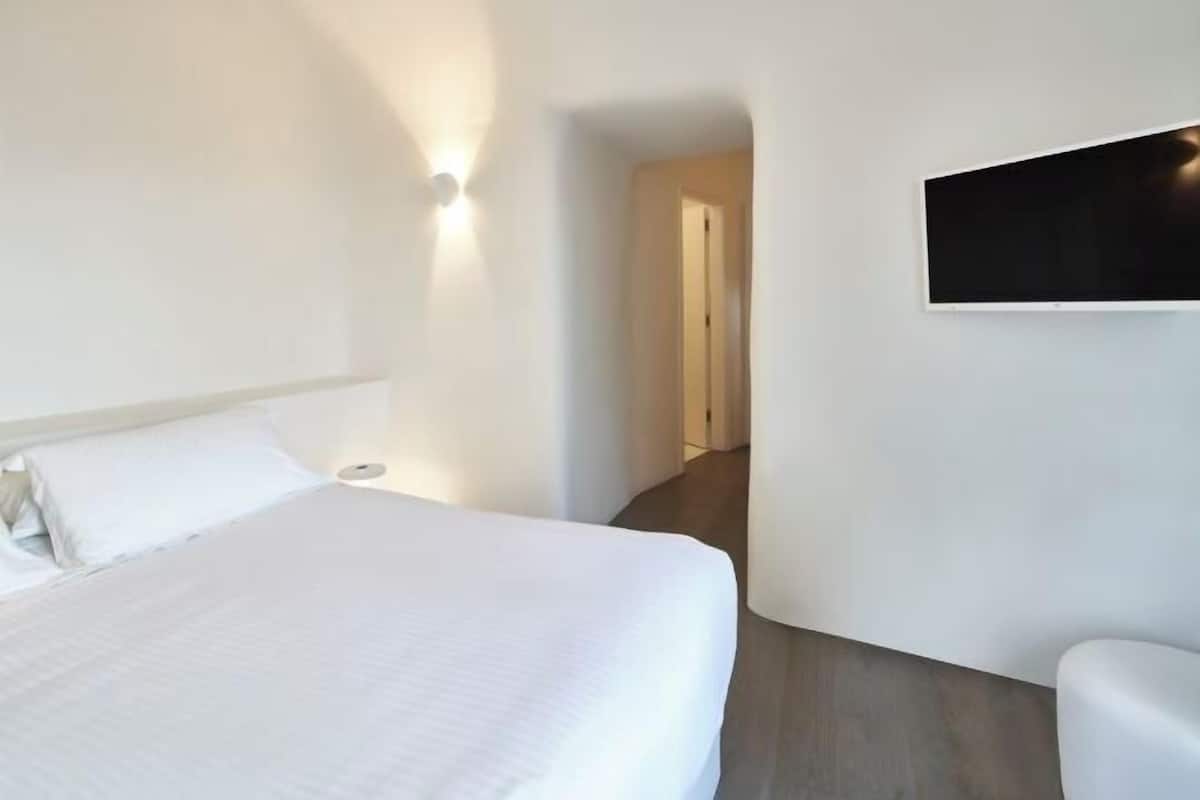 1 chambre, coffres-forts dans les chambres, bureau