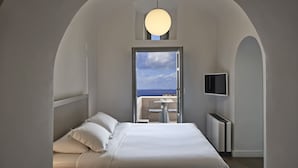 套房, 按摩浴缸, 海景 | 1 間睡房、房內夾萬、書桌、隔音