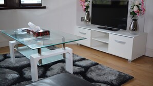 Deluxe Apartment | Living area - Executive Apartment Cardiff City Centre (Cardiff)