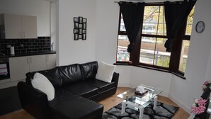 Deluxe Apartment | Living area - Executive Apartment Cardiff City Centre (Cardiff)