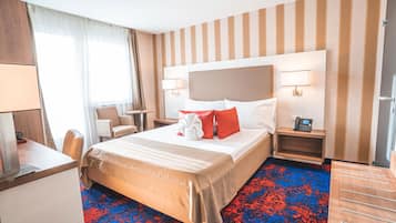 Hypo-allergenic bedding, minibar, in-room safe, individually decorated