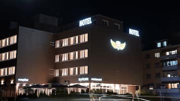 Vista frontal de la propiedad