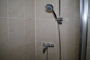 Appartement Luxe | Douche de la salle de bain