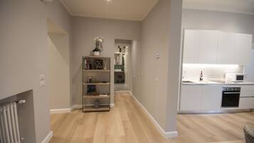 KĂŒhlschrank, Mikrowelle, Ofen, Herdplatte