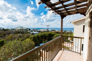 Deluxe-Villa, Poolzugang | Balkon