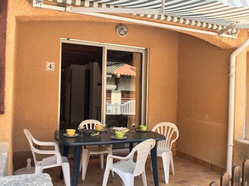 Villa T3 avec Terrasse près de la Plage, 5 Couchages, Calme, Parking, Proche Commerces