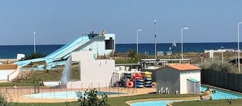 Charming 2-Bedroom Villa with Terrace, Parking, 600m from Beach, Sleeps 5 - La Franqui