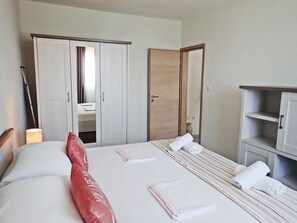 3 Schlafzimmer, Bügeleisen/Bügelbrett, kostenloses WLAN, Bettwäsche