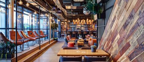 Breakfast, lunch, dinner served; German cuisine