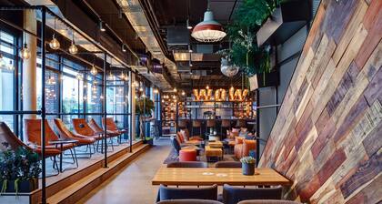 Me and All Hotel Kiel, by Hyatt