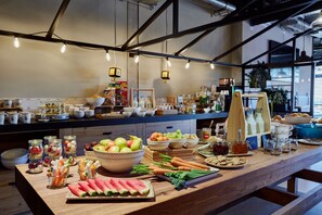 Daily self-serve breakfast for a fee - Me and All Hotel Kiel, by Hyatt (Kiel)