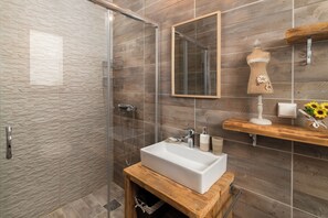 Bathtub, hair dryer