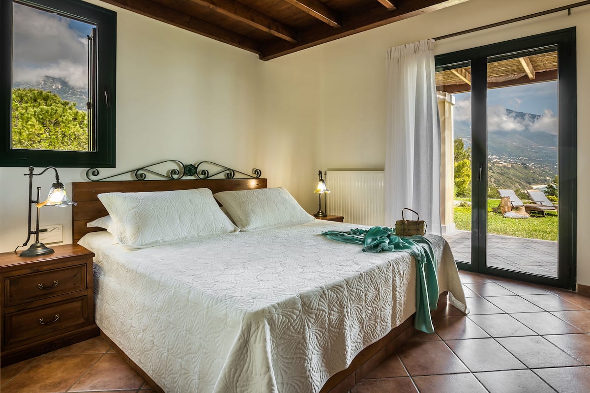 Premium-Villa, 2 Schlafzimmer, Meerblick | Hochwertige Bettwaren, schallisolierte Zimmer, Bügeleisen/Bügelbrett