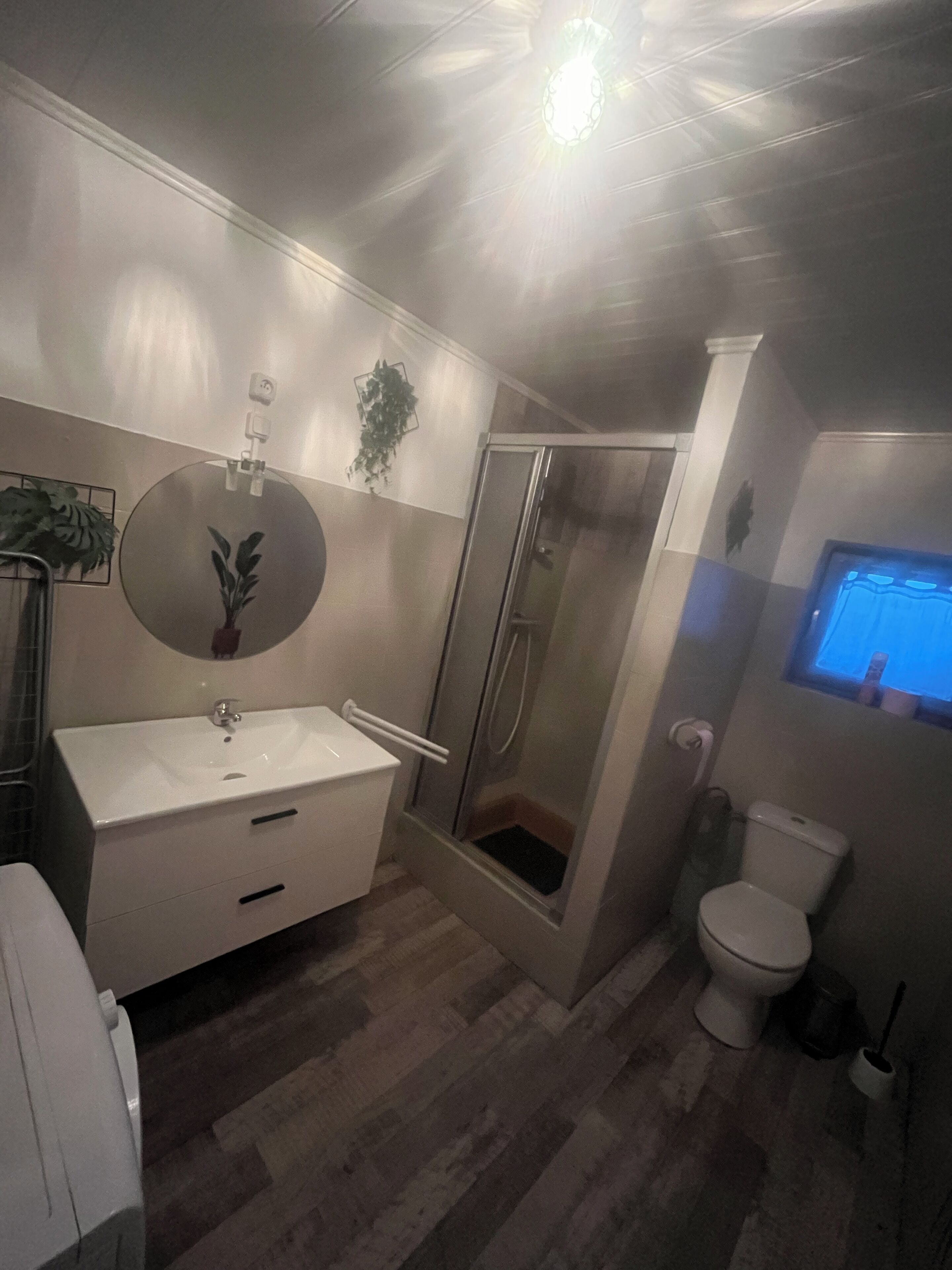 Douche, papier toilette