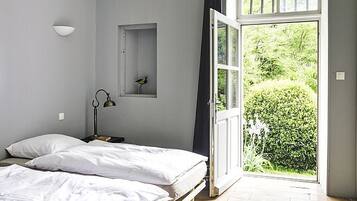 3 chambres, fer et planche à repasser, Wi-Fi, draps fournis