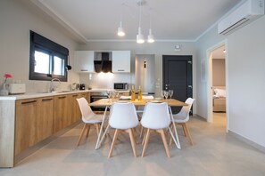 Villa Bianca Superior | 私人厨房 | 大冰箱、烤箱、炉灶、洗碗机