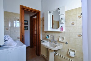 Bathroom - La nonna Efrosini (Kefalonia)