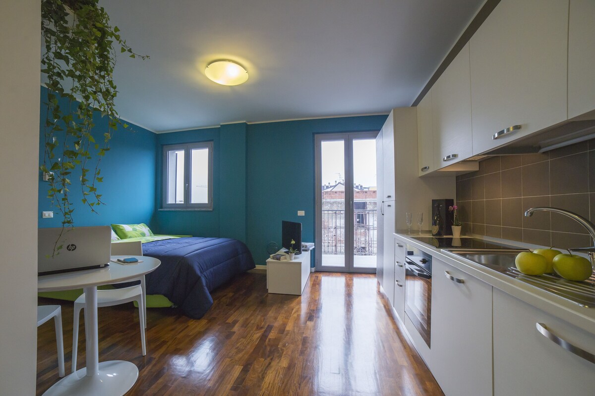 Private kitchen | Full-size fridge, oven, dishwasher, cookware/dishes/utensils