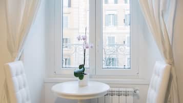 Deluxe Double Room | Room amenity