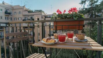 Café da manhã (EUR 5 por pessoa)