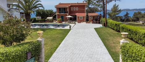 Majoituspaikan sisäänkäynti