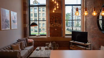 Apartment | Living area | Flat-screen TV