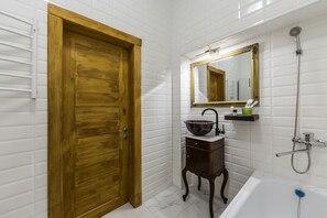 Apartment, 1 Bedroom | Bathroom