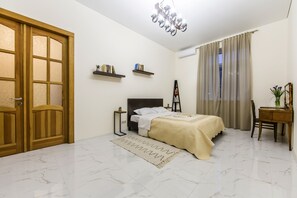 Apartment, 1 Bedroom | 1 bedroom, iron/ironing board, free WiFi, bed sheets - Antique Art Apartment at Khreschatyk (Kyiv)