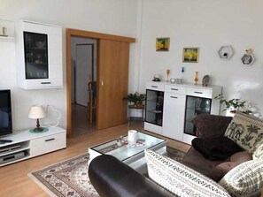 Unclassified image, 2 of 22, button - Holiday apartment - private room at the Ginkgo tree (Erfurt)