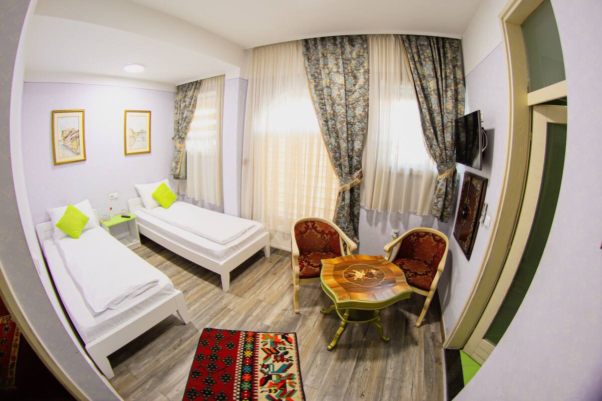 Classic Double or Twin Room | Hypo-allergenic bedding available, iron/ironing board (on request)