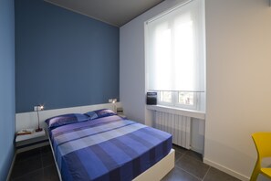 Apartamento superior, 2 habitaciones | Ropa de cama de alta calidad, edredones de plumas, mobiliario individual