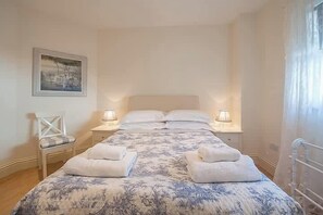 2 slaapkamers, een strijkplank/strijkijzer, wifi, beddengoed