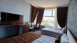 Economy Triple Room, Multiple Beds, Sea View | Soundproofing, WiFi (free) - Sea Park Hotel (Baku)